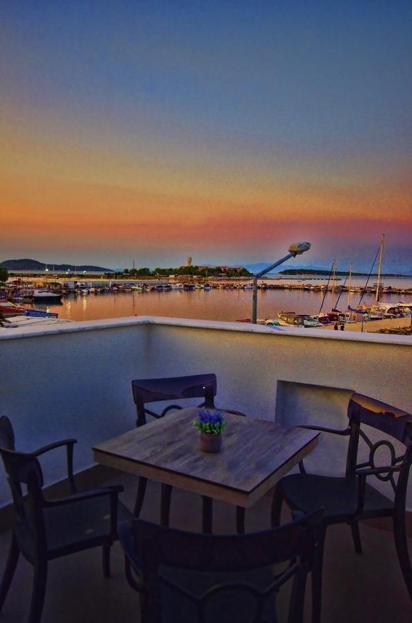 Marin Otel อูร์ลา ภายนอก รูปภาพ